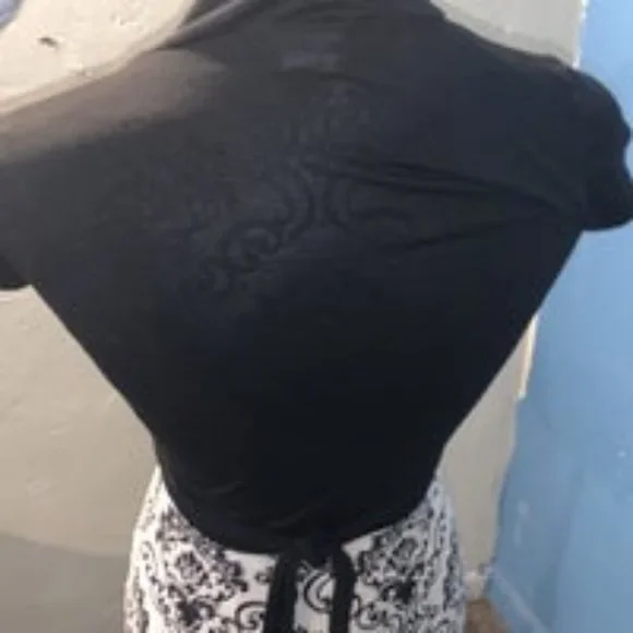 Women wrap around top - Picture 2 of 4